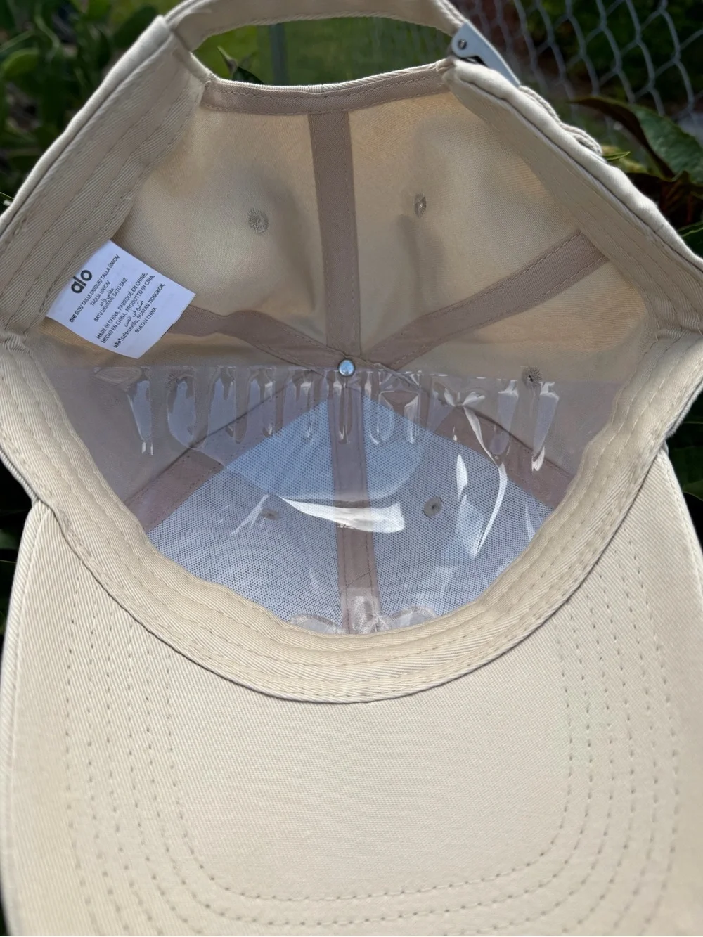 ALO Yoga Light Cream Logo Baseball Cap Unisex